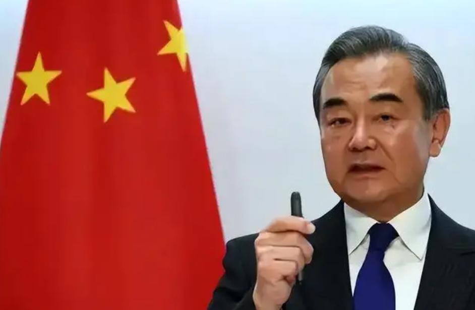 王毅董军几位部长去越南有要事，中越这么大阵仗还是很少见的。中国派出豪华阵容赴越交