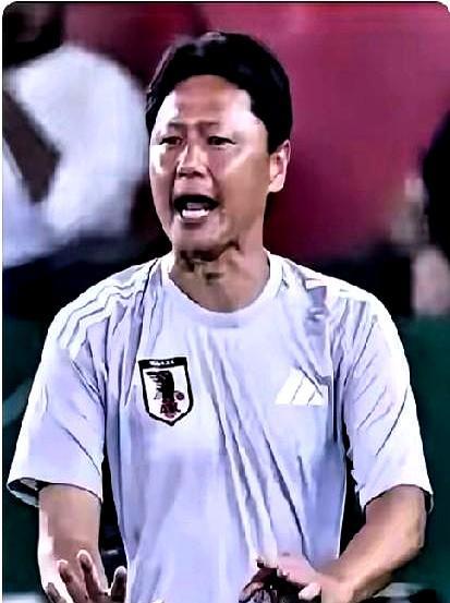 U23国足决赛输日本了，0比4。这比分挺难看的。但更扎心的是啥呢？是年龄。