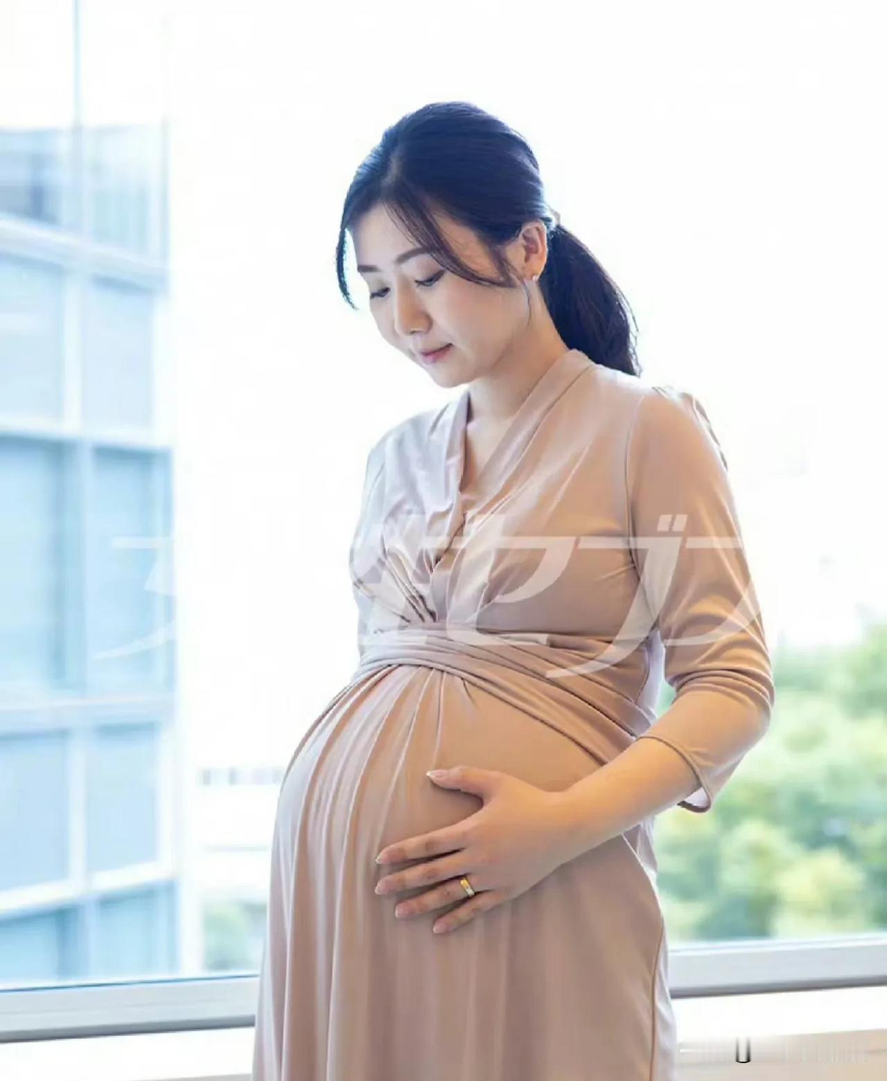 福原爱再婚怀孕这事，我发现了一个问题，那就是，福原爱要么是非常喜欢小孩，