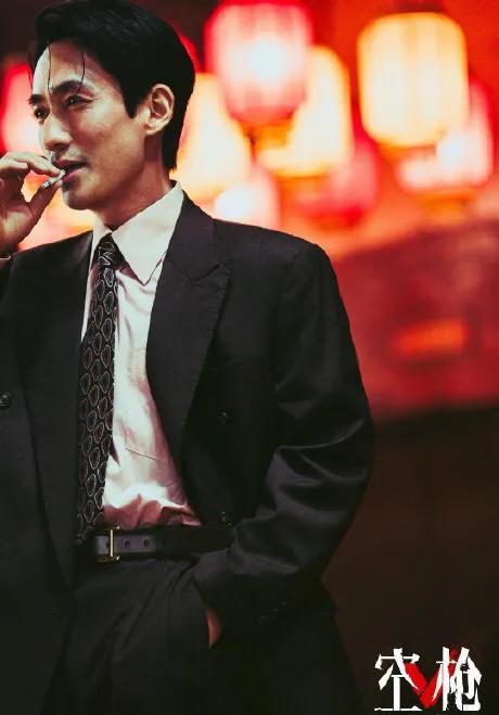 最近《空枪》一上映都说梁家辉遇到了此生无憾的对手那就是朱一龙，但是电影的核心，我还是奉劝大家观看要谨
