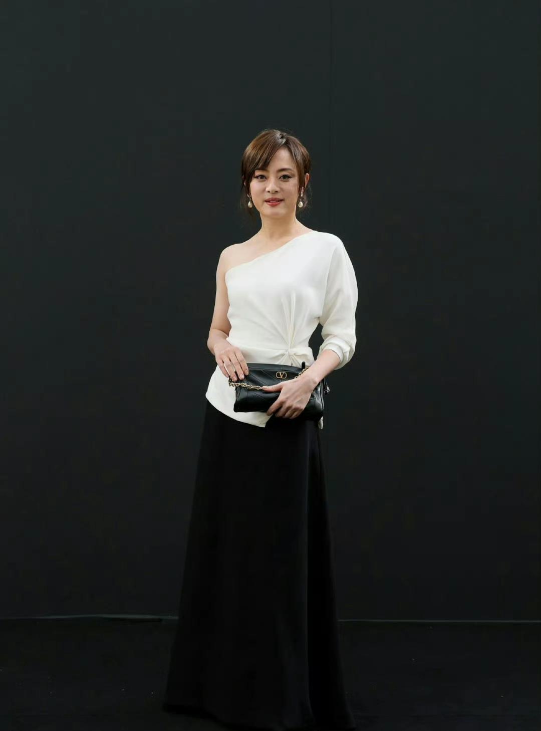 出席Valentino2026春夏系列发布秀的孙俪，身穿Valentino2