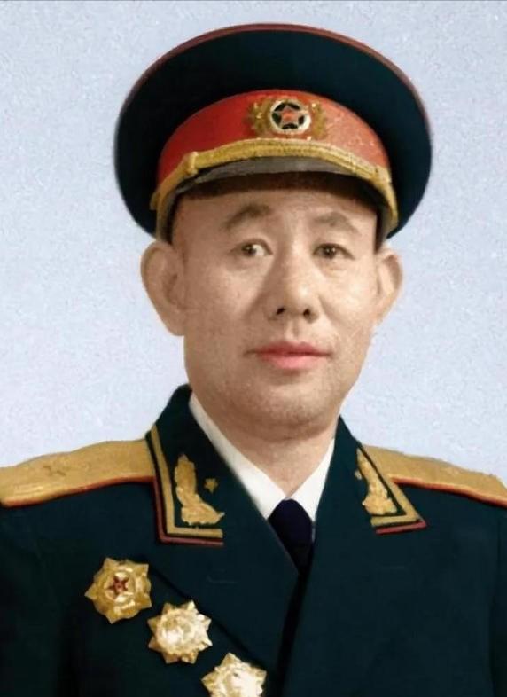 1951年，志愿军开会，彭德怀大喊了一声：“黄朝天，你给我站起来！”违反命令的黄