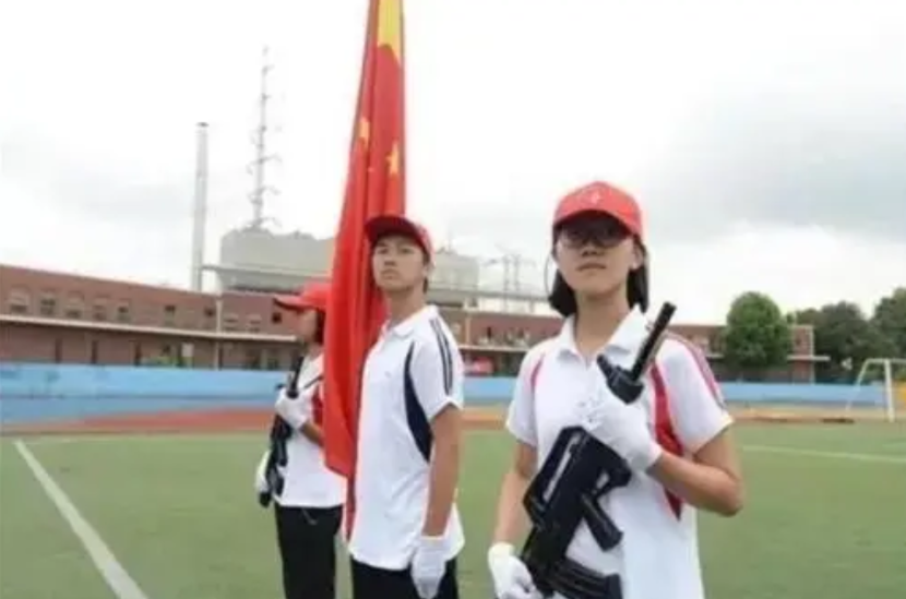 2020年7月23日，武汉女孩唐楚玥以总分725分的成绩成为了湖北省的理科状元，
