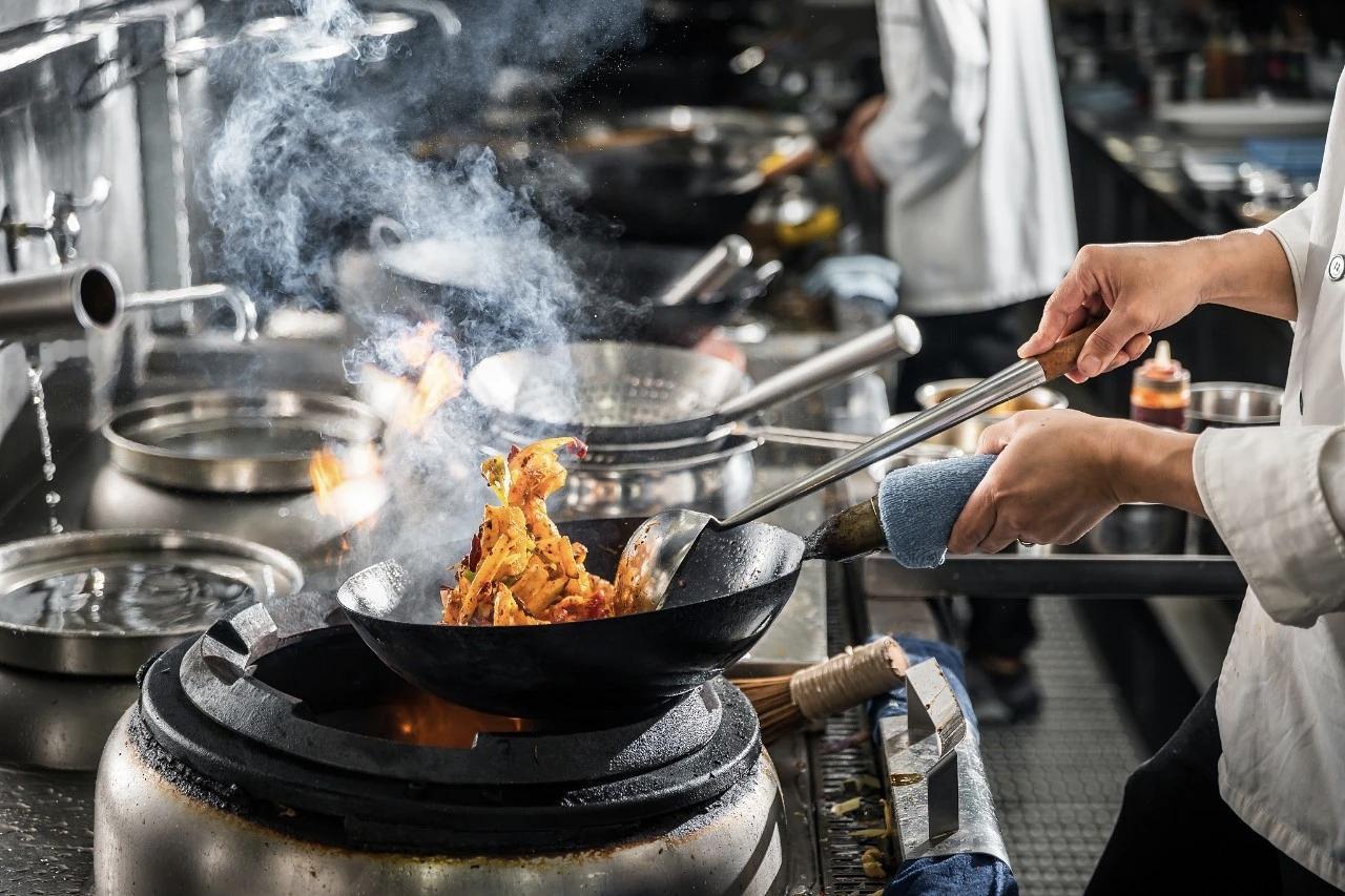 作为在江西开了十年瓦罐汤店的老板，最近真的感动到哭。瓦罐汤汤鲜料足是特色，但