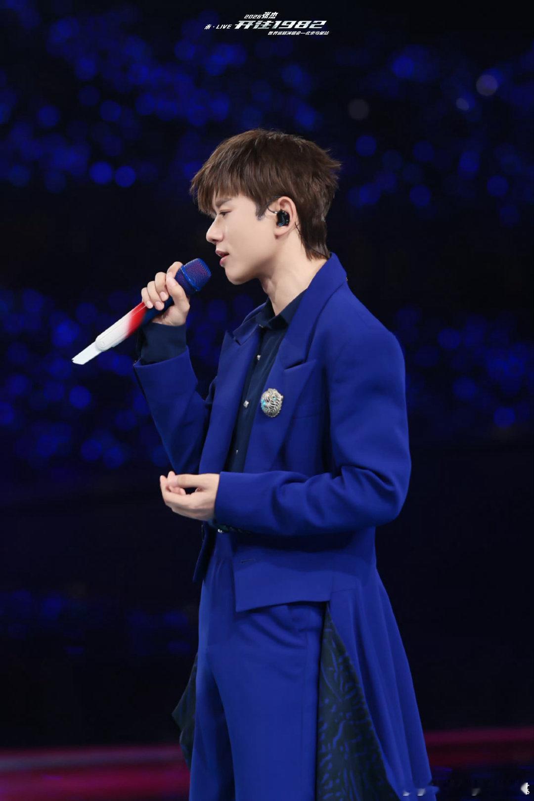 张杰鸟巢唱完大庆功张杰的鸟巢关键帧“谢谢你们每一位每一位你们本来可以有自己