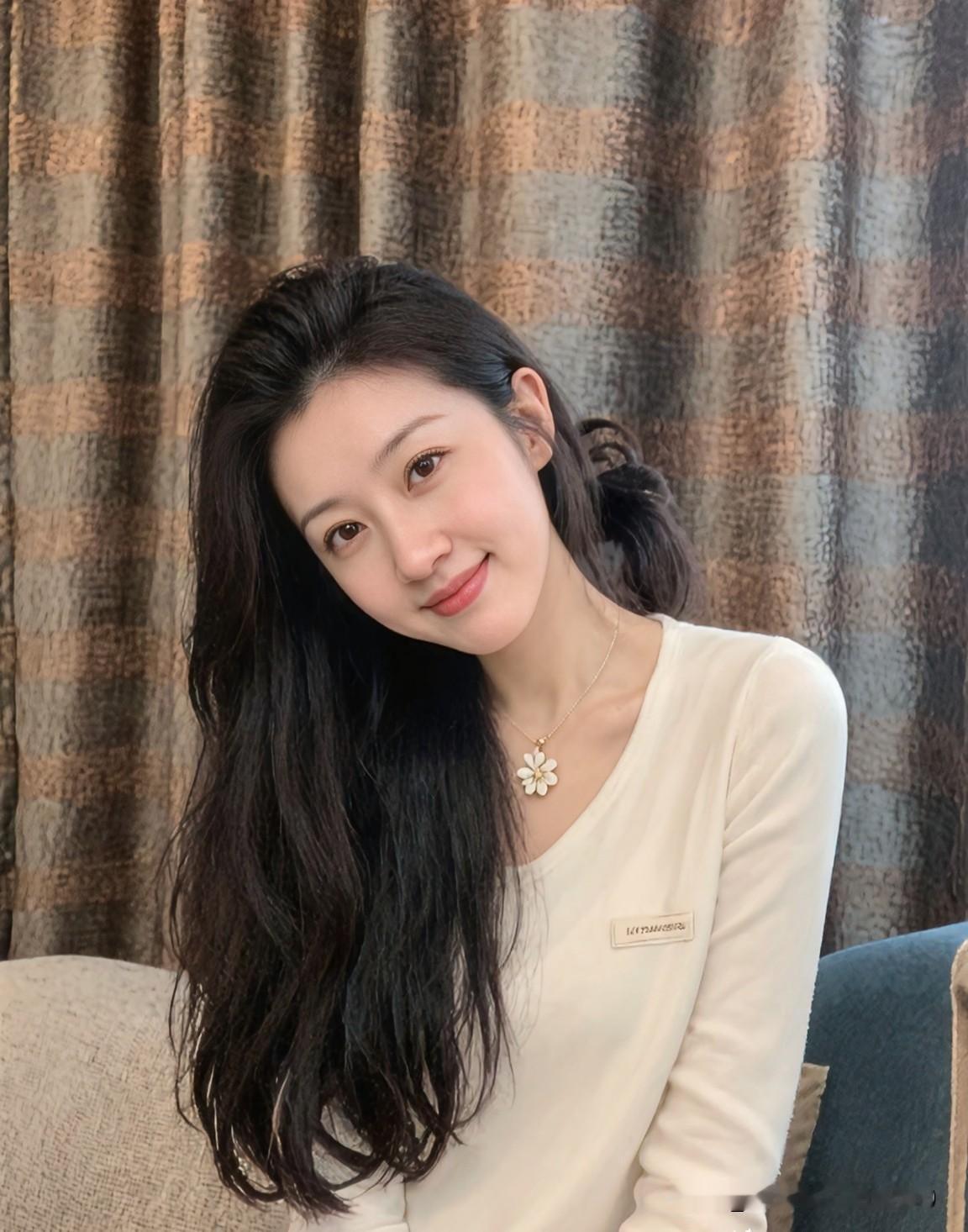 在两性关系里，正确的感情从不是单方面讨好或控制，而是互相迁就不将就，彼此