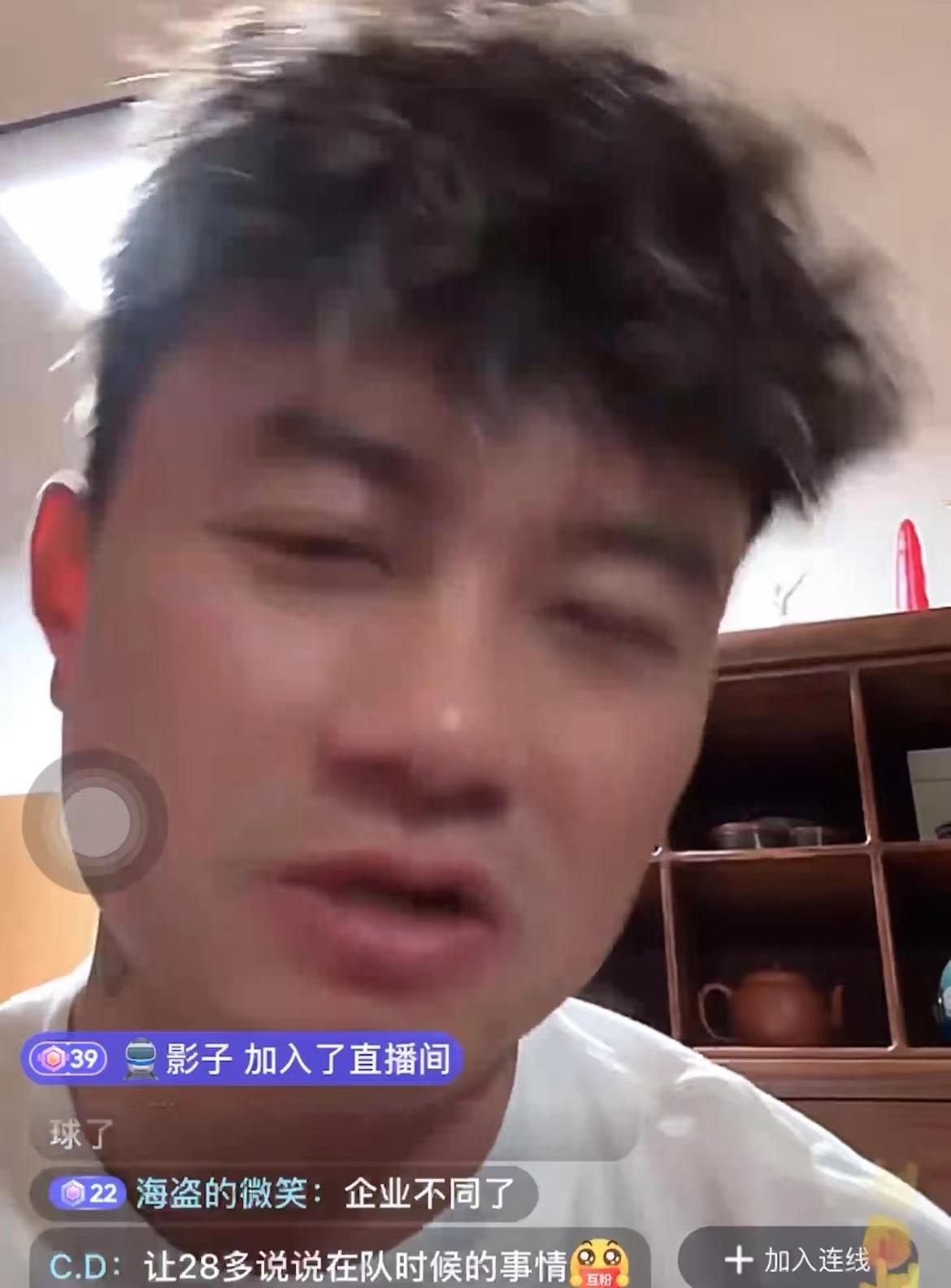 为什么现在的上海申花球员少了点血性？曹赟定认为有很多原因。比如现在的投资方和以前