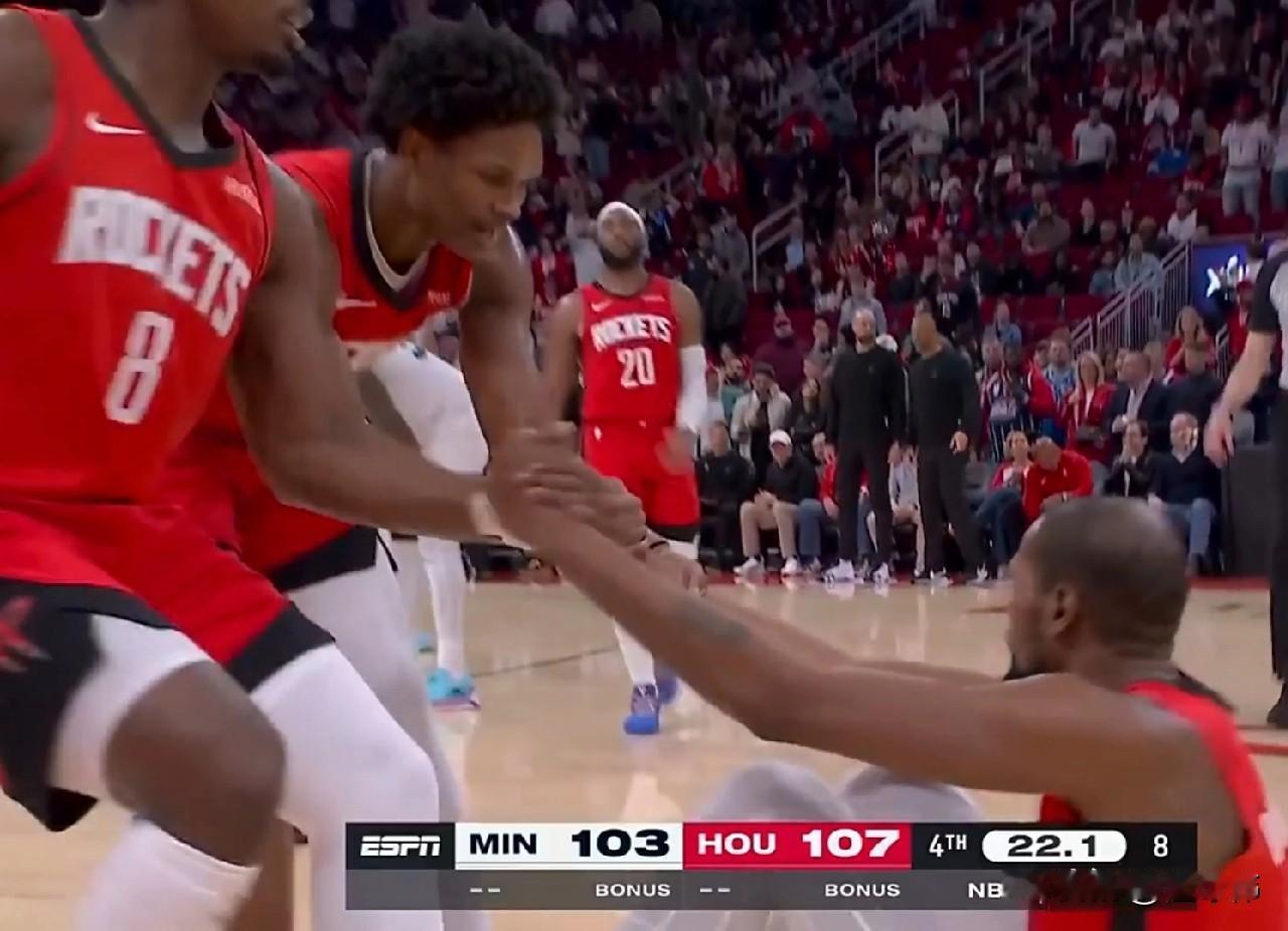 极高评价！阿门谈老大哥杜兰特：“今晚是属于KD的夜晚。”“他那些高难度的