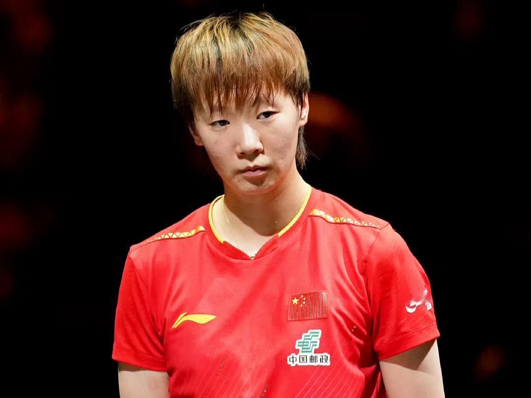 新加坡大满贯战报！国乒4胜2负，王曼昱3-0横扫速胜！两位新星被淘汰！北