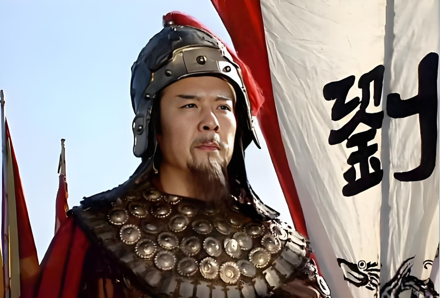 双手过膝、善使双股剑，刘备单挑属于什么档次？演义视角结论刘备属于二流武将天花板，远不及关张等一流猛将