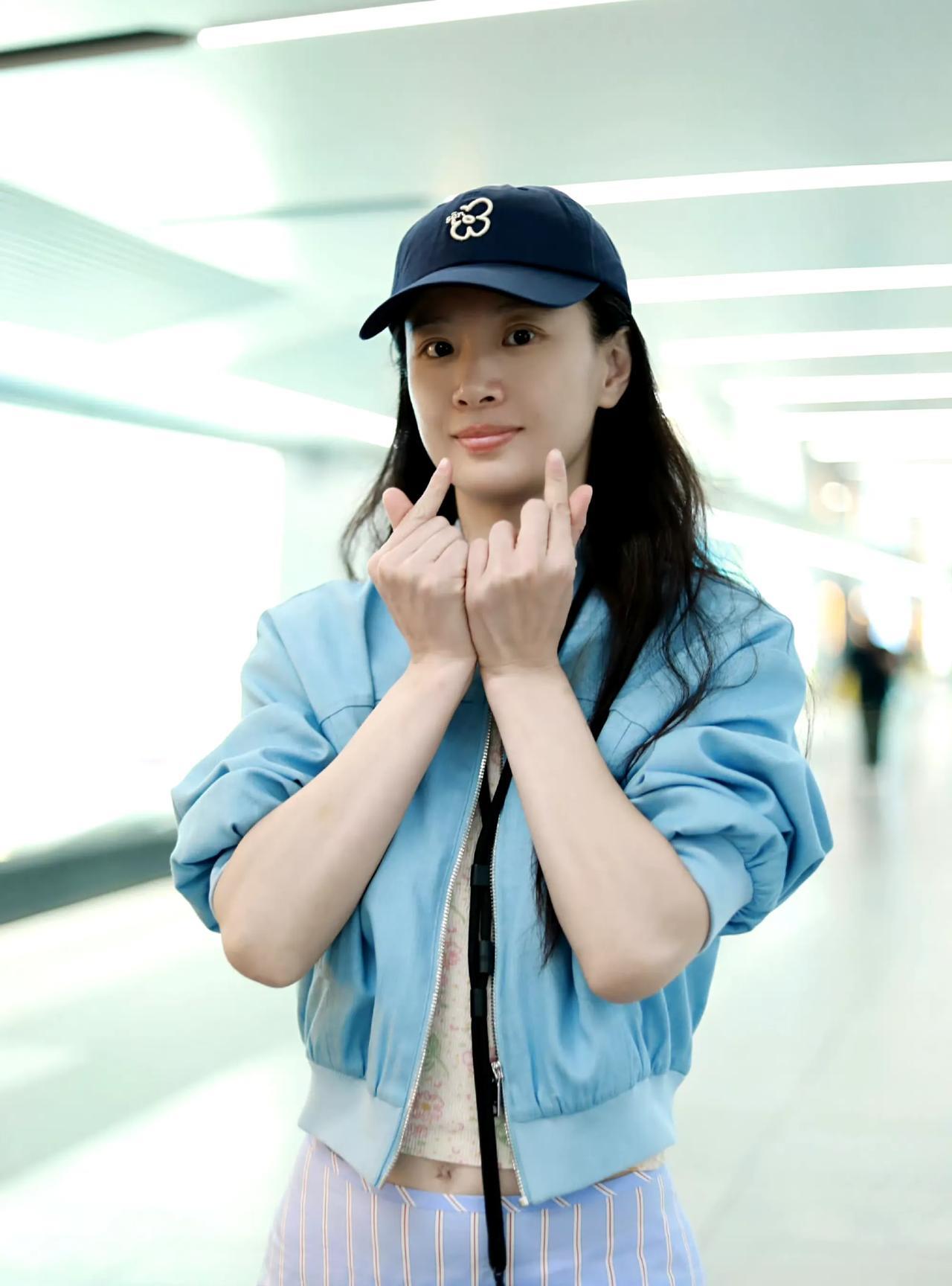 她是娱乐圈的素颜“狂魔”吧？靠疯批坏女人角色翻红也就只有她可把？她是有多自信，只