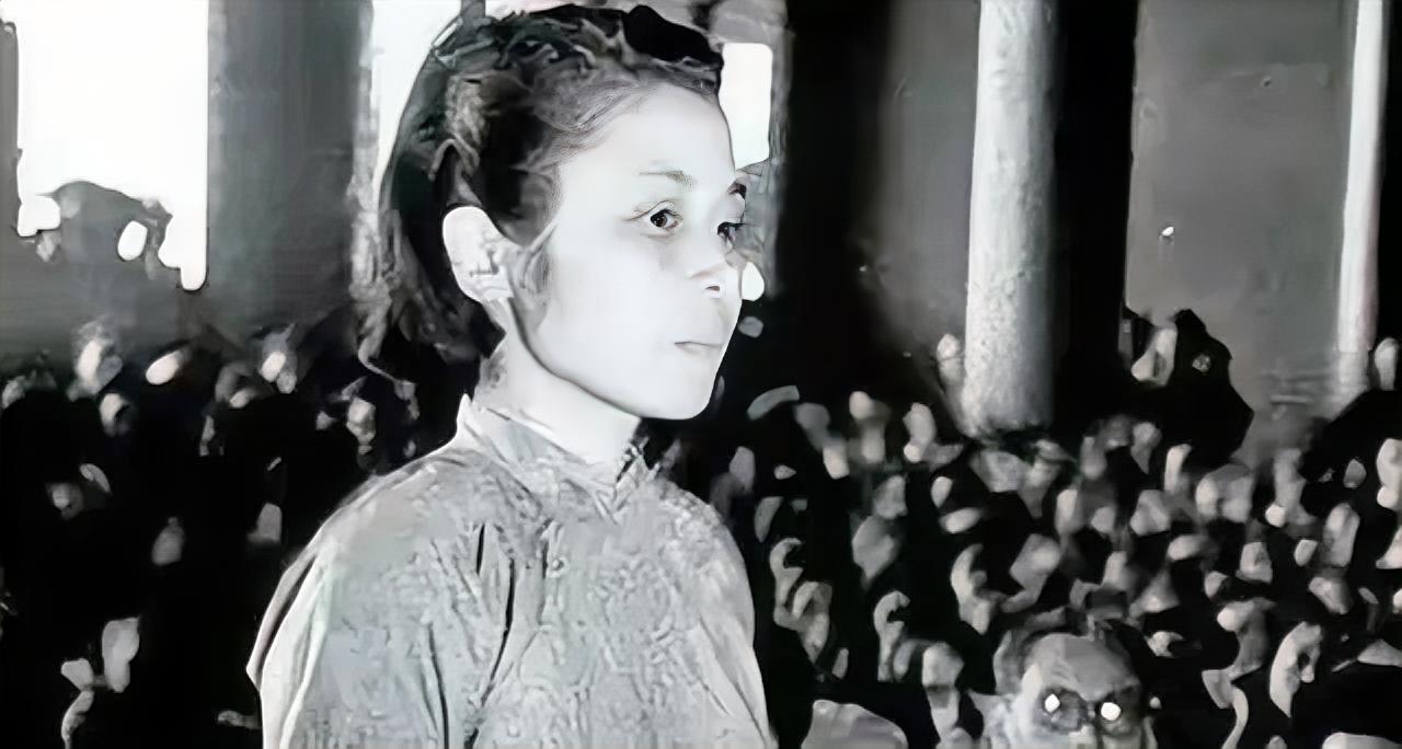 1940年，军统女特务冒死救下一名地下党，11年后，女特务被我党抓获，女特务提出