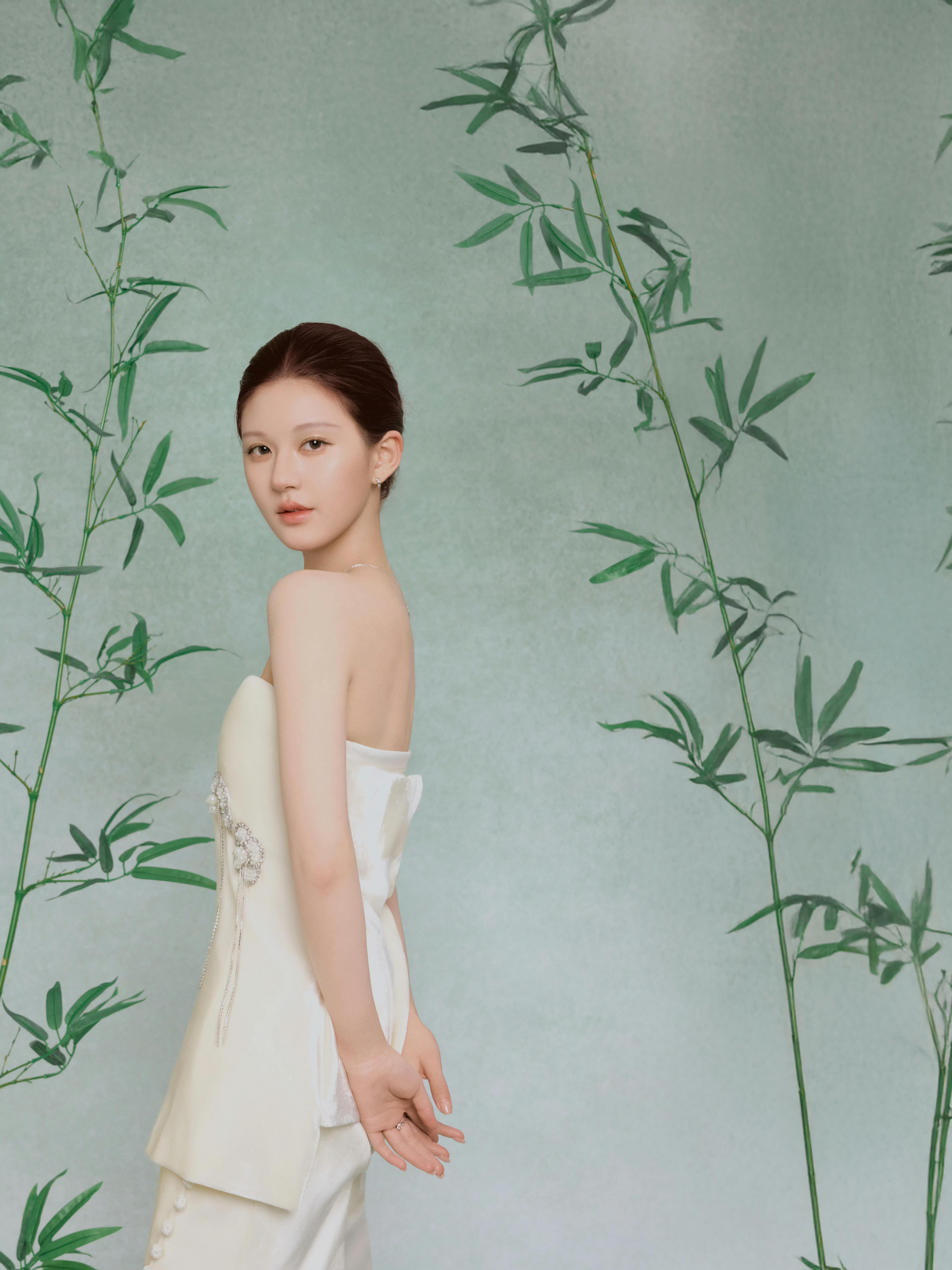 赵露思这一组照片和百雀羚适配度💯