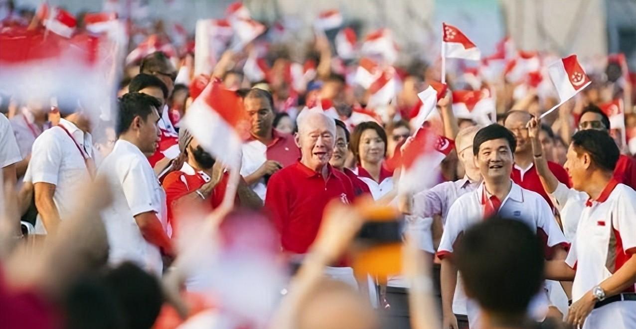 .新加坡华人正在消失？为啥新加坡明明有70%的华人人口，但这些年华人的影响力却在