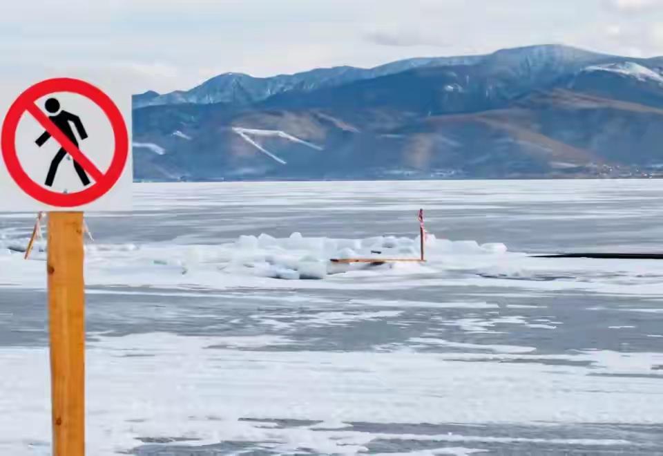 【省钱最终送命？】一家四口，夫妻俩与12岁女儿，妻子的亲属（女性）另外四人（