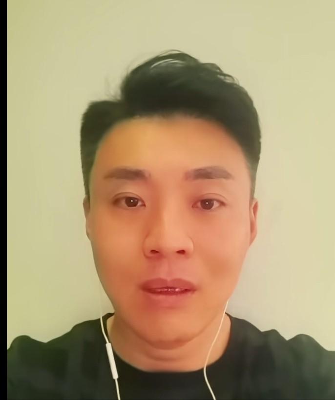 陶勇为王暖暖发声。王暖暖曾经动情的的说，在泰国坠崖后躺在病床上痛不欲生时，读了