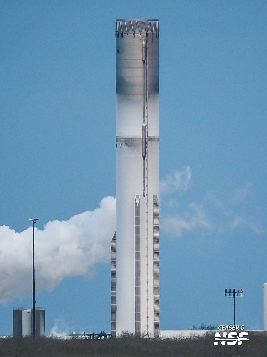 3毫米不锈钢已经成功蜕变成了工程美学上的冰箭（B19），目前该首个V3版超重型助