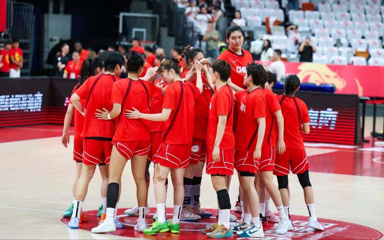 今晚是中国女篮在世界杯之前的国内最后一战中国女篮在今晚与尼日利亚女篮打完这一