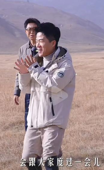 董宇辉竟把馕给筛了？！家人们，你们敢信吗？董宇辉这次去新疆，居然没带馕回来卖