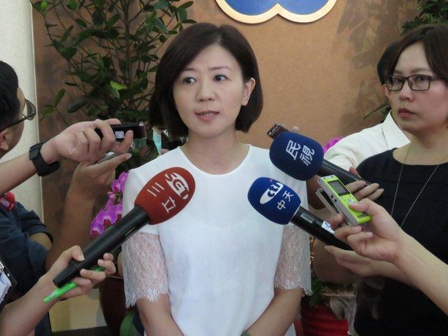 重磅！国民党选情出现重大危机，王育敏为台中副市长铺路请辞嘉义党部主委！基层怒轰：
