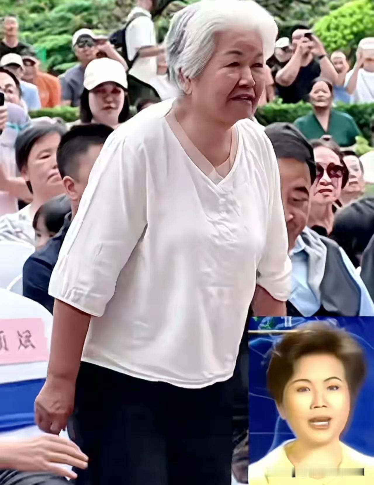 我的天哪！虽说她原本长相就平平无奇，但变成如今这副模样，着实让人难以辨认。你能