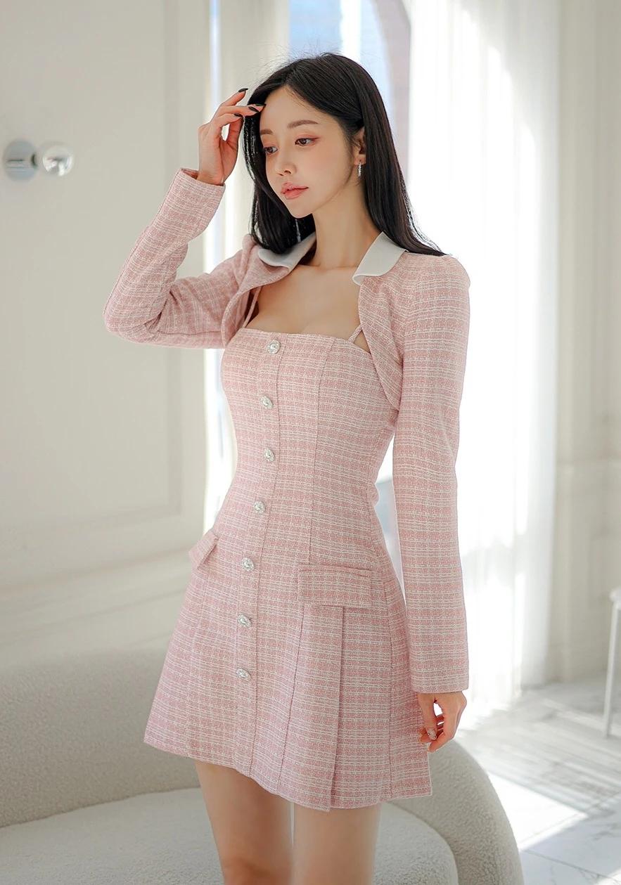 孙允珠-温柔粉裙，优雅气质，阳光洒进来的瞬间，美如画。记录生活每一天晒晒你的街