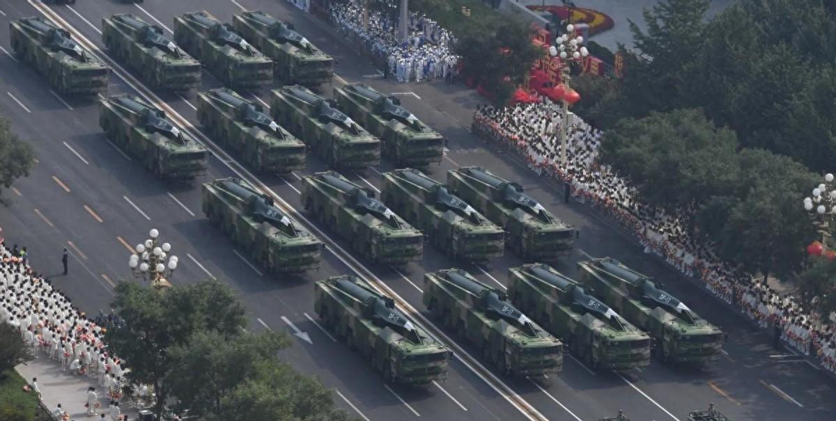 东风-41都得坐小孩那桌？今年“九·三”阅兵，让全球都开开眼界！距离“九.三”