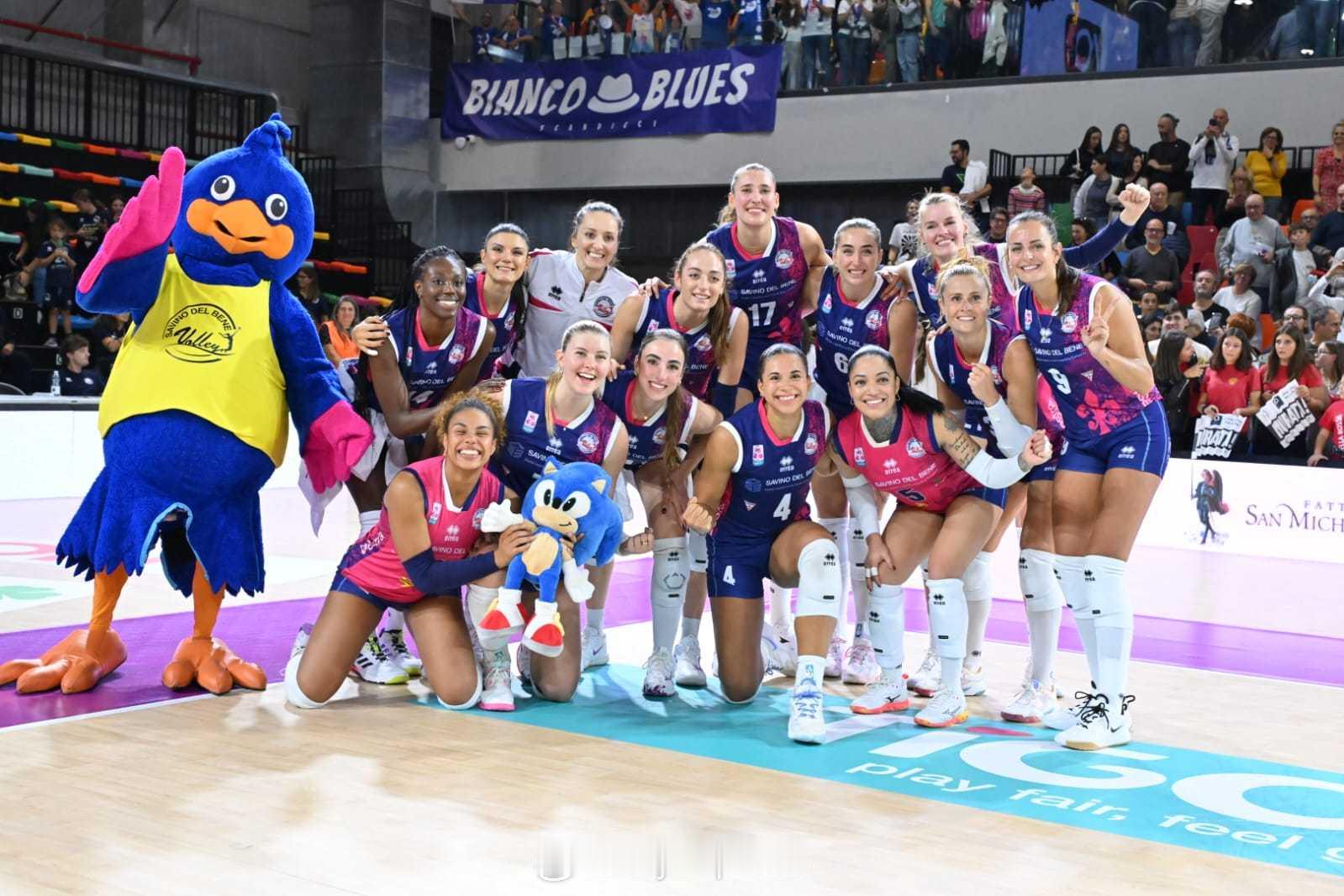 【意甲女排斯坎迪奇3-2佛罗伦萨安娃27分斯金纳MVP】国际排坛战报速递10