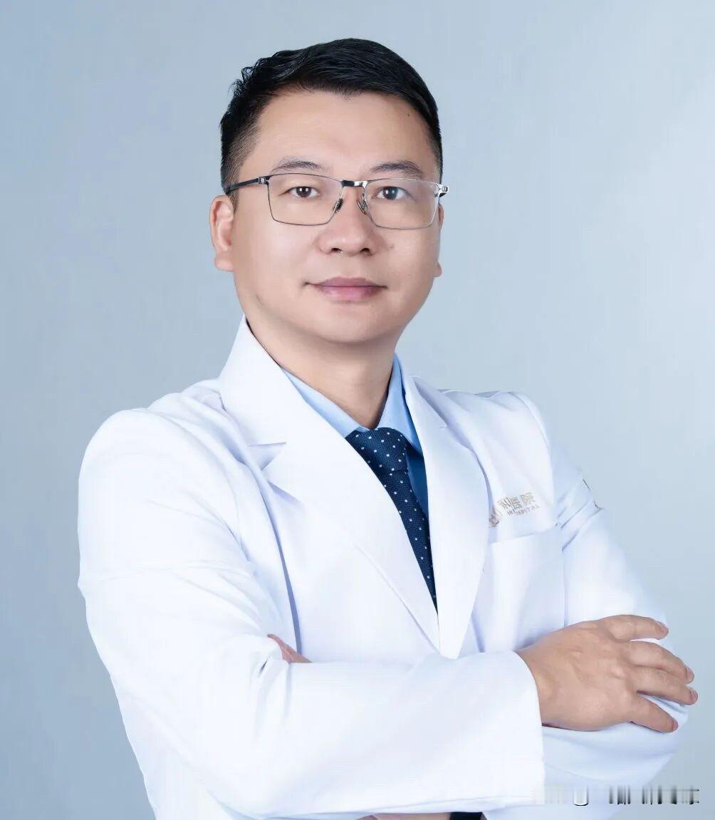 王立超博士加入和祐医院口腔科，任口腔科主任！南方医院口腔种植科工作十年，原东莞