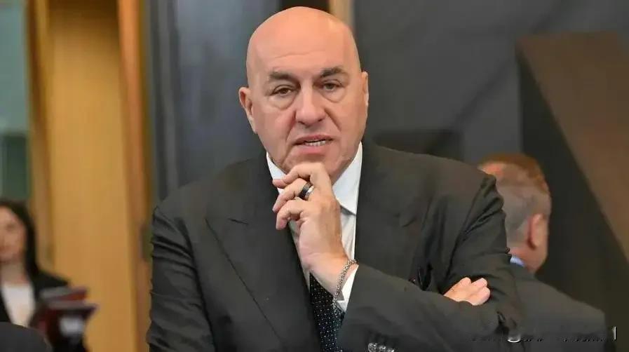 意大利不但没有意向支援格陵兰岛就算了，还嘲讽对格陵兰岛支援的国家，克罗塞托表示: