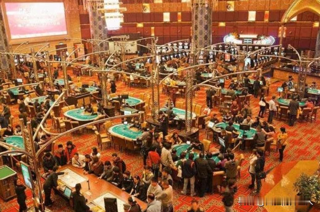 澳门赌场有个耐人寻味的现象：要是你运气好赢了2000万，想揣钱走人，赌场大门敞开