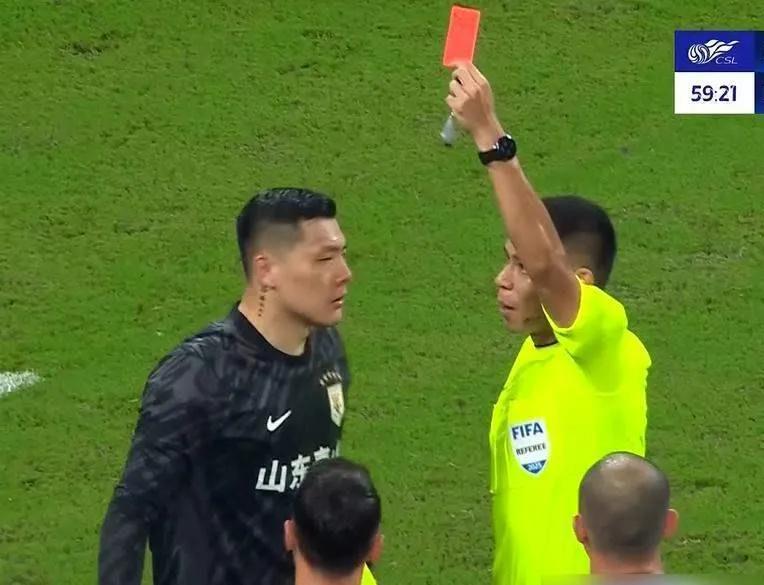 中超落下帷幕，数据一览，哪只球队最“脏”？今天下午，中超联赛落下帷幕。海港客