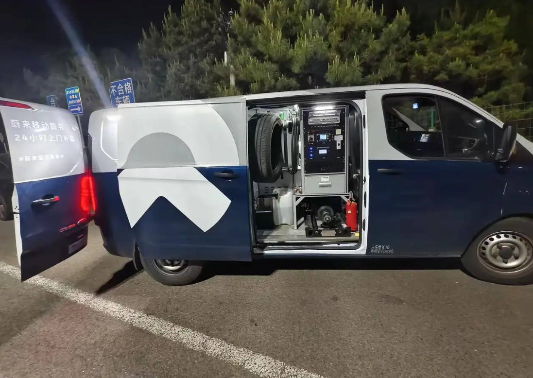 看看人家这救援车，地道不