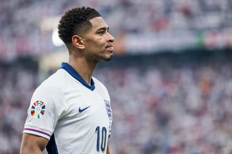 虽然皇马终结了连败，但这场真是除了结果一塌糊涂，没了卡马，贝林的中场，锋线还少了