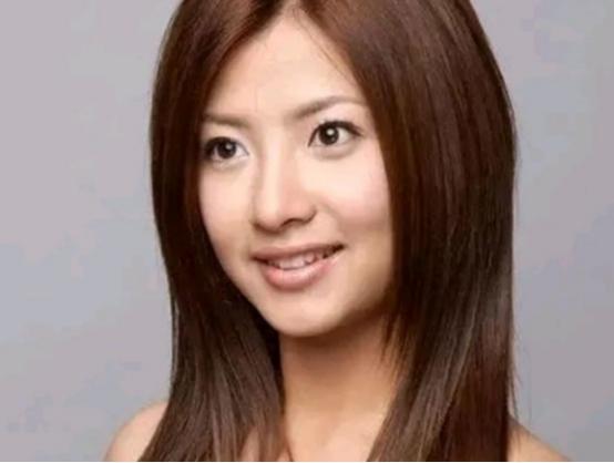 2018年，“上海第一美女”沈丽君抛下5岁儿子和3岁的女儿，从28楼一跃而下，当