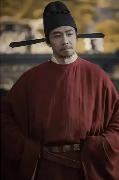 39岁病逝的柴荣，才是五代十国最大的意难平。 柴荣这个人，命好像一直都挺硬的