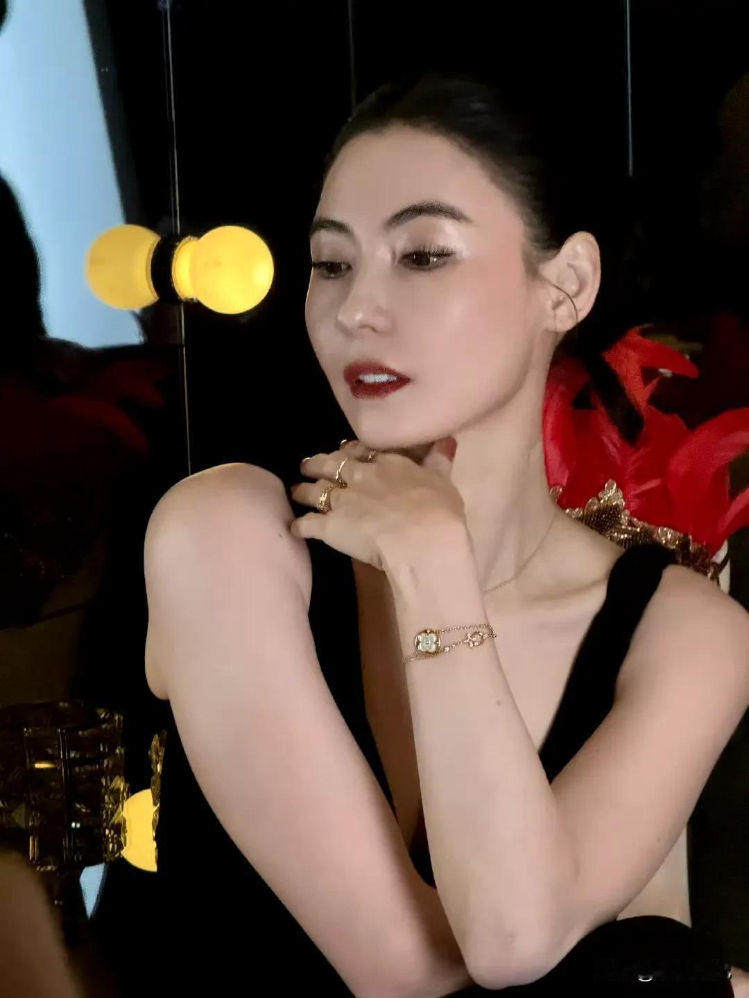 张柏芝，唇间檀色，是浪漫赋予岁月从容[比心]