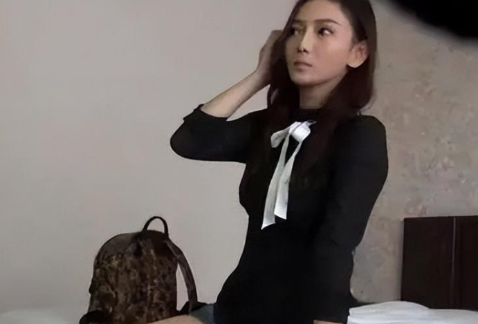她是给“台独”当了11年工具人的台湾女星，上个月被捕后大小便失禁，亲手葬送了自己