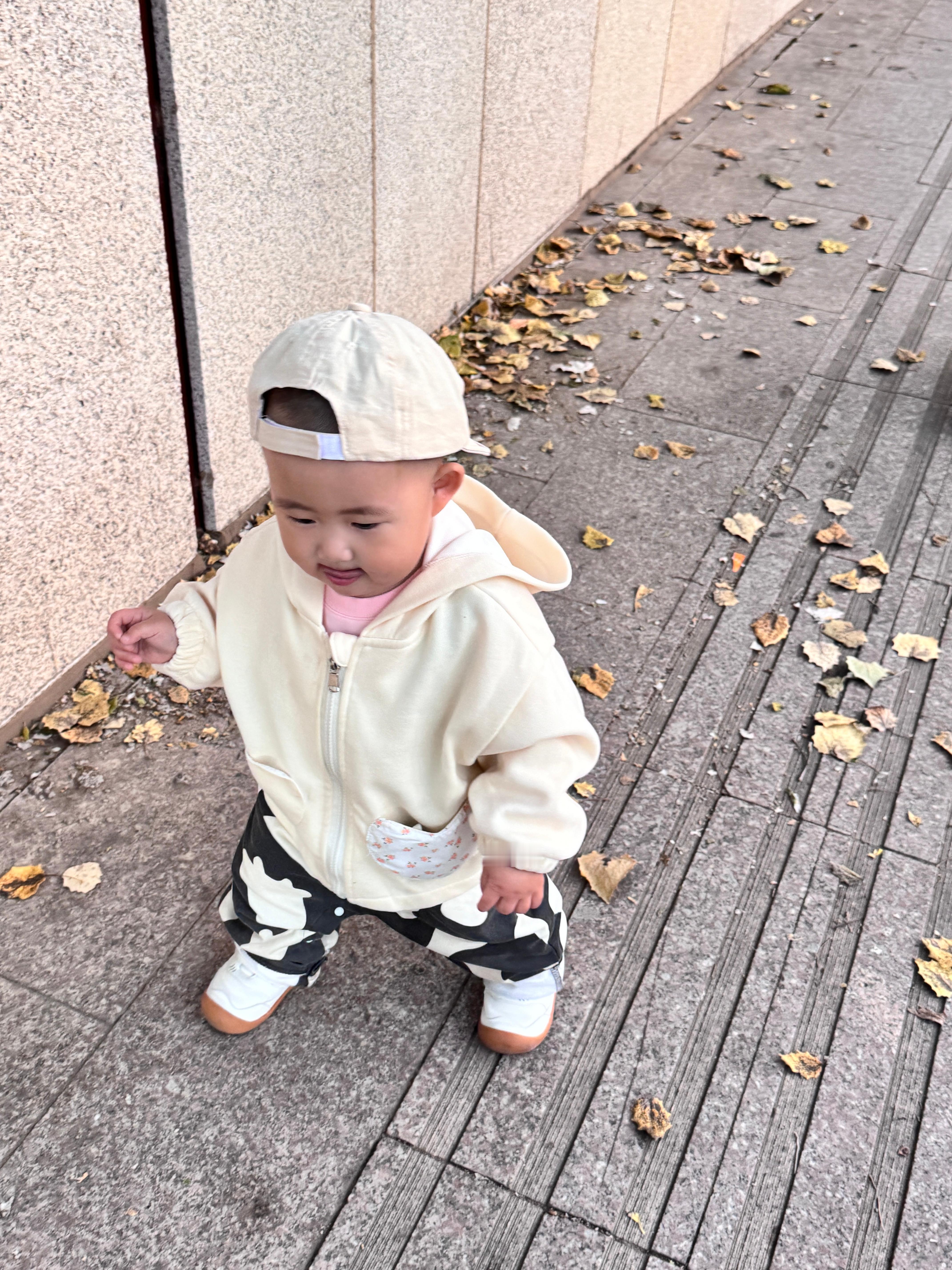 她真的小小的[大笑]​​​