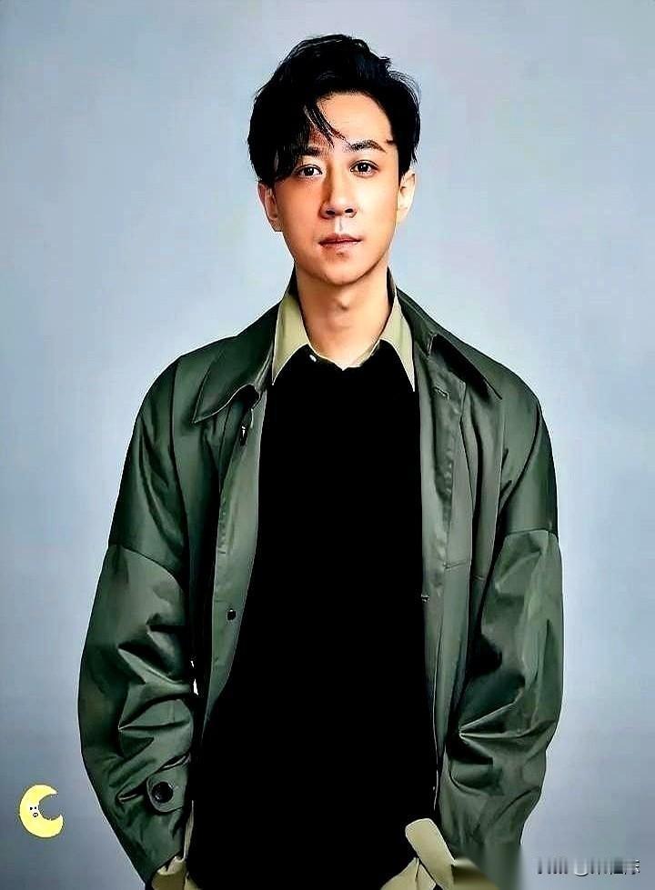 十几岁妈没了，羊水栓塞。前两年爹也没了，肺癌。就这么个人，一个人，在北京，买