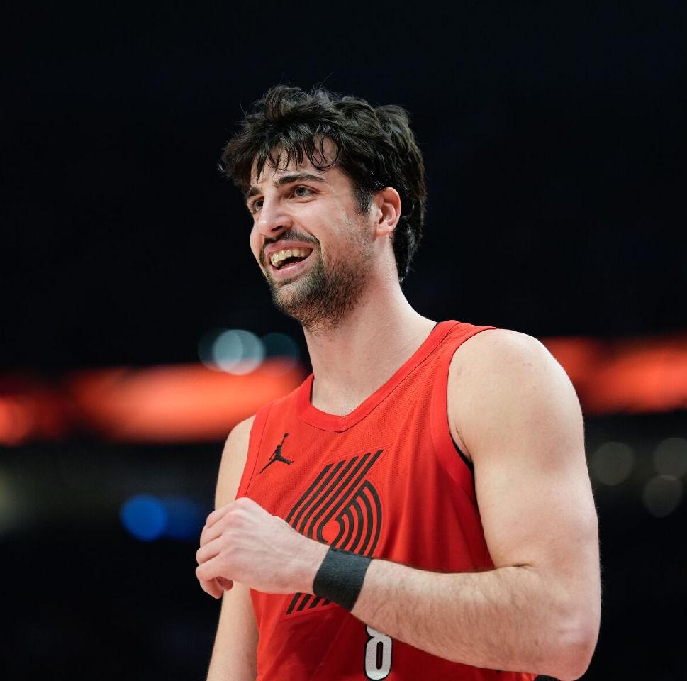 有一说一，开拓者阿夫迪亚本赛季进步明显！！本赛季:打了66场常规赛，场均33