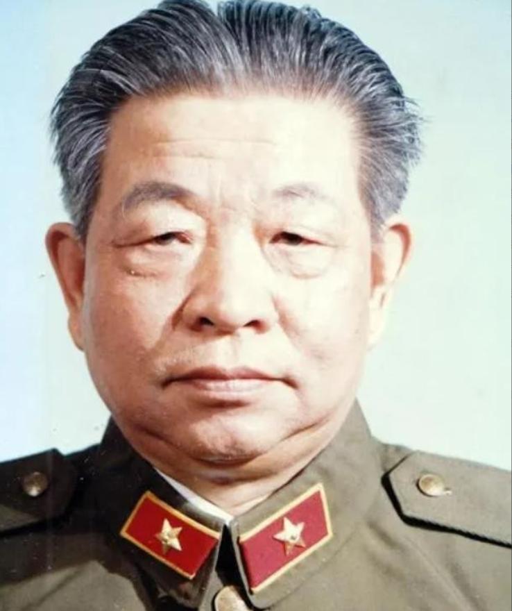 有这么一个人，他给毛主席当了26年警卫员，主席去世后，他又接连保卫华国锋、邓小平