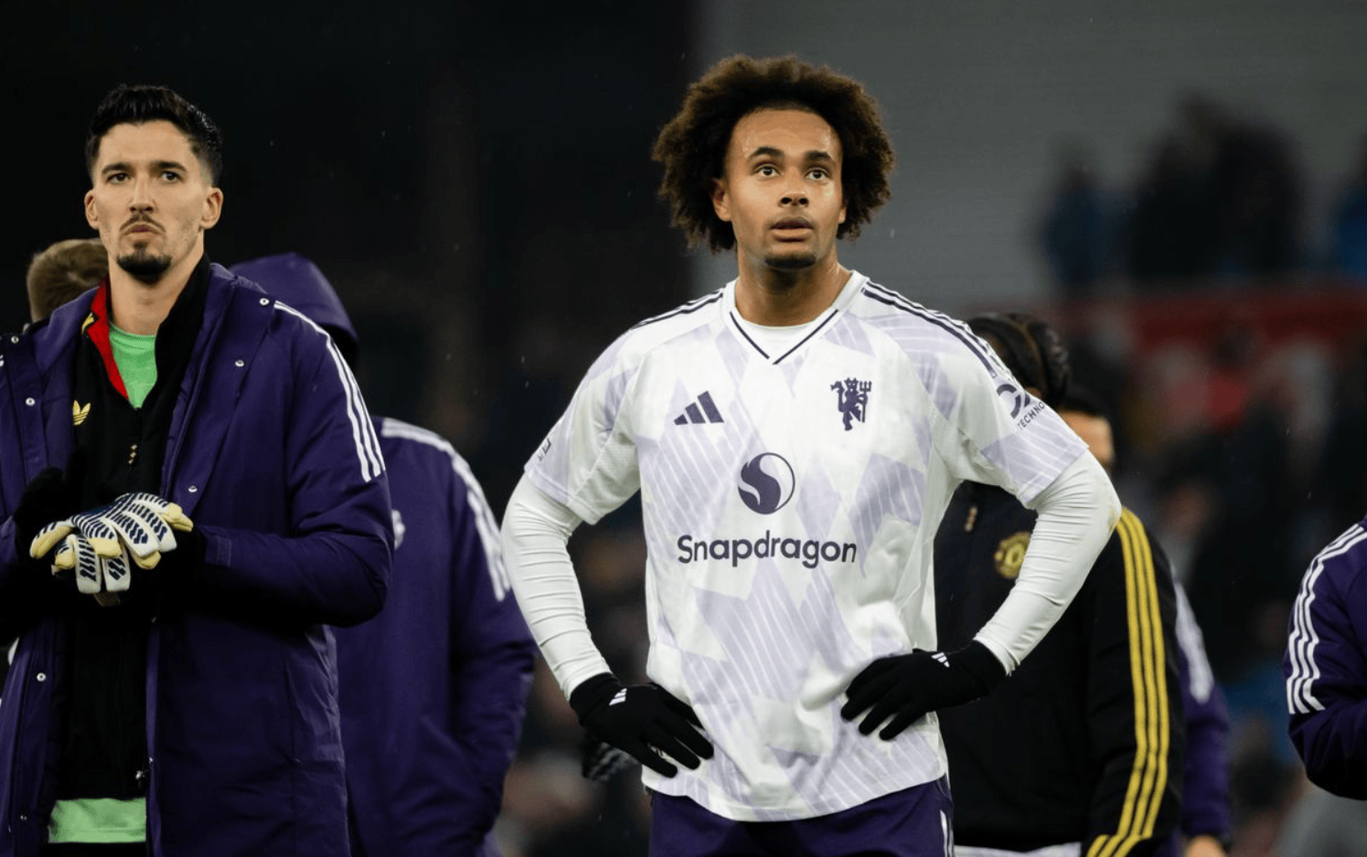 曼晚: 曼联在人员紧缺的情况缓解之前不会放走齐尔克泽