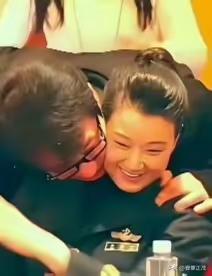 成龙的错误：好色成龙犯下的大错，在九十年代中期曝光。八卦杂志登出来后，我就不再看