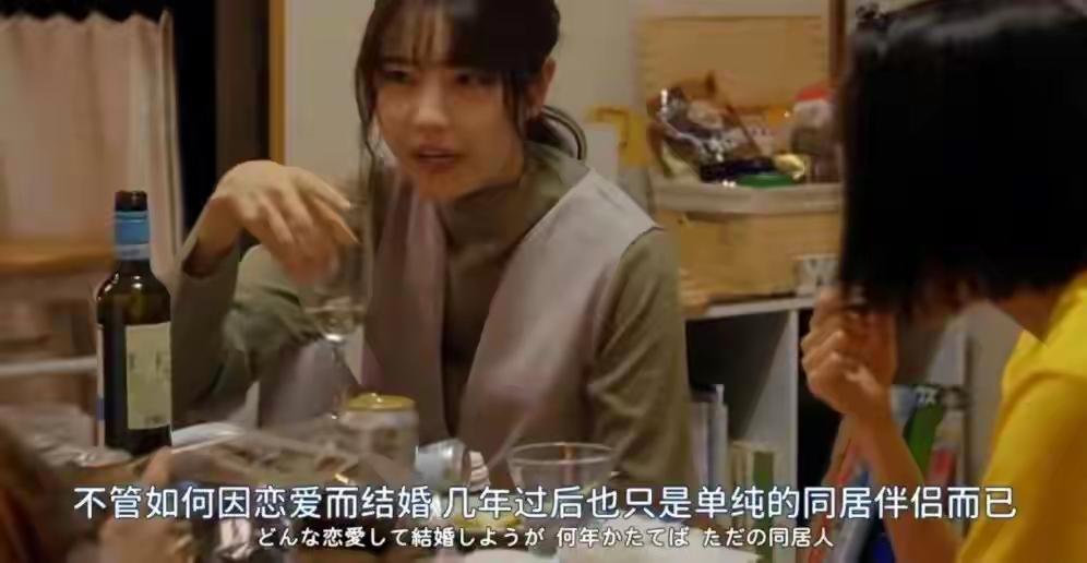 上海惊现“干婚”潮：中年夫妻睡一张床却像陌生人，懒得离婚背后是全网不敢说的真相！