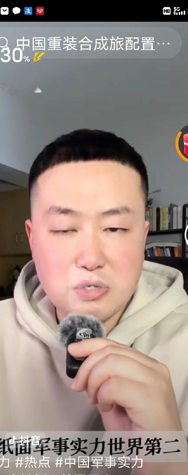 刚扯了下国家军力的闲淡，头条就推给了一个类似的视文。这作者我在网上没听闻过一次，