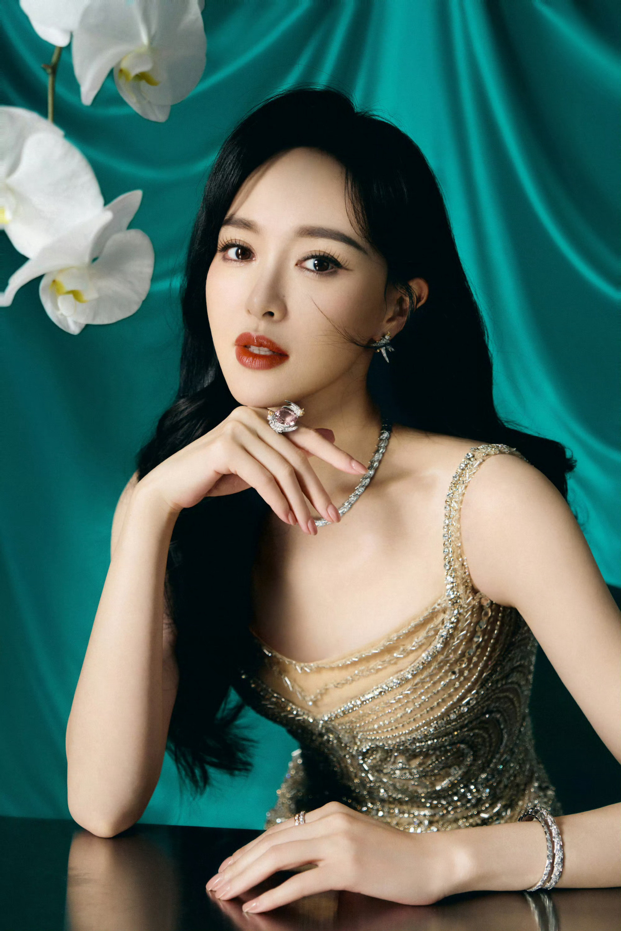 唐嫣今天Tiffany品牌活动两套造型来了1️⃣GeorgesHobeika