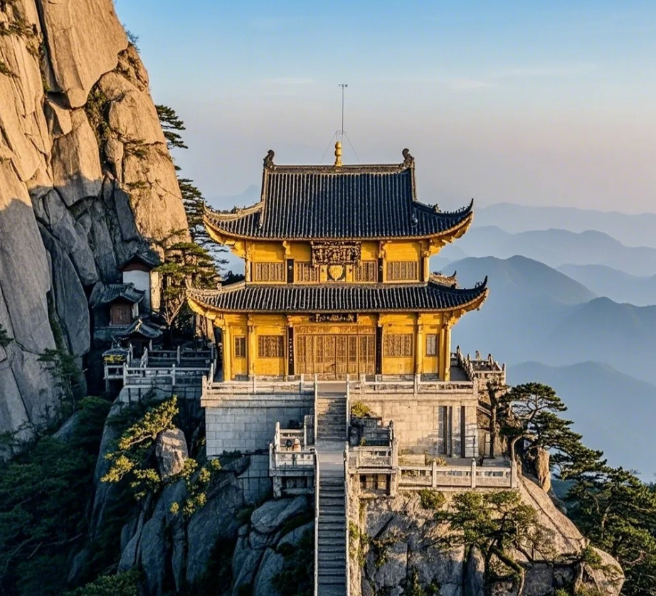 据说九华山是地藏菩萨的道场，多年前看过一部电视剧，讲的是朝鲜一个和尚来到九华山修