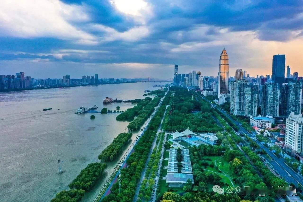 武昌滨江未来发展武昌滨江沙湖段的操盘者，他们好像2021年看了