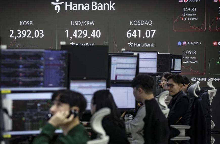 韩国5000万人口里，超三分之一都在炒股。2020年之前韩国民众对股票市场参与